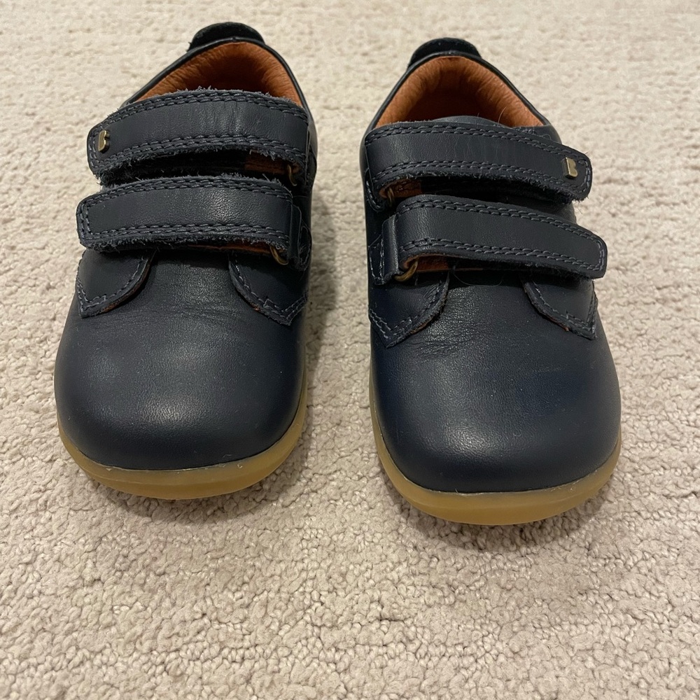 Kids: Bobux navy blue leather shoe size EU 22 US 6